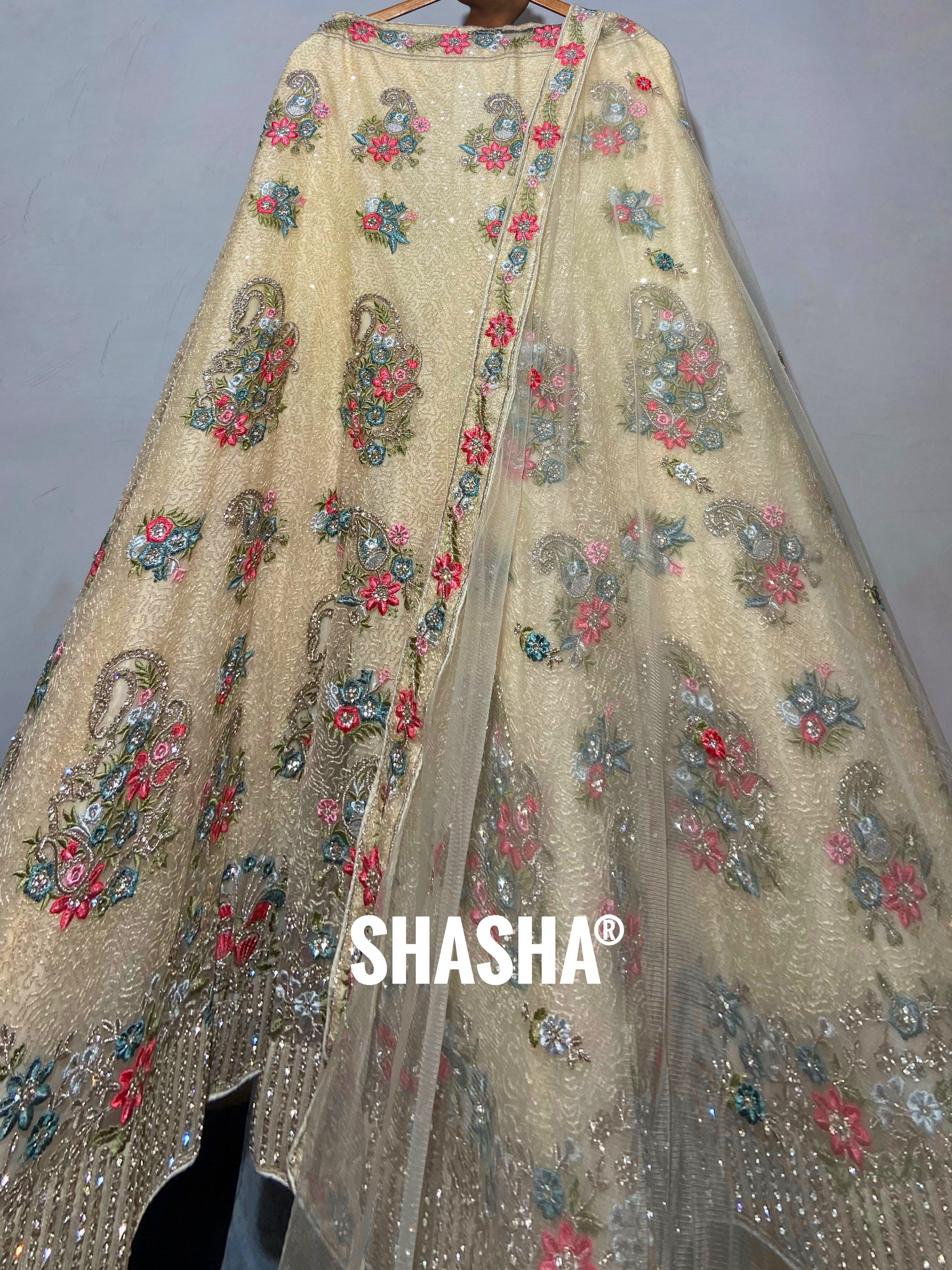 PRINCESS WHITE LEHENGA